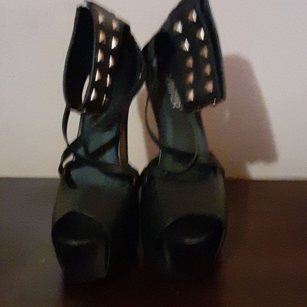 Black and gold  ladies heels
